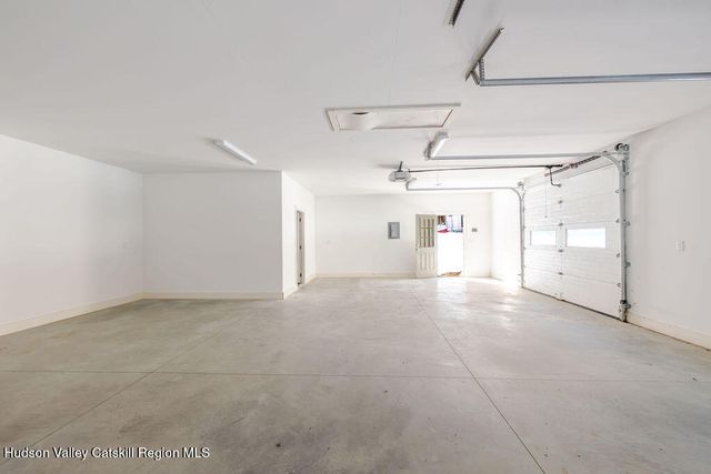 30 Ridge Lane, Hillsdale, NY 12529