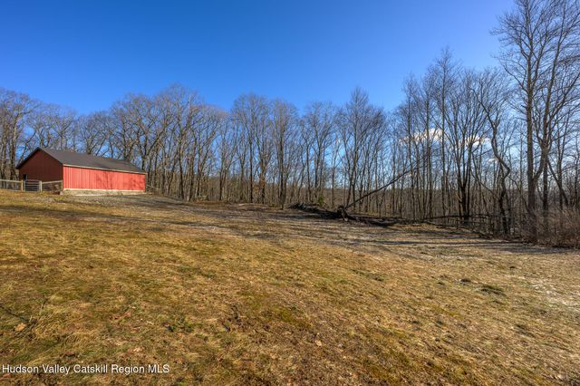 30 Ridge Lane, Hillsdale, NY 12529