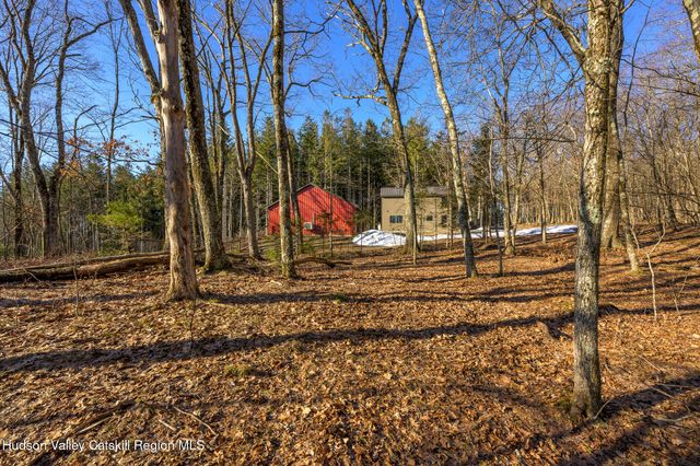 30 Ridge Lane, Hillsdale, NY 12529