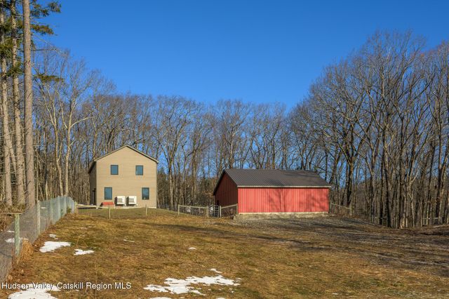 30 Ridge Lane, Hillsdale, NY 12529