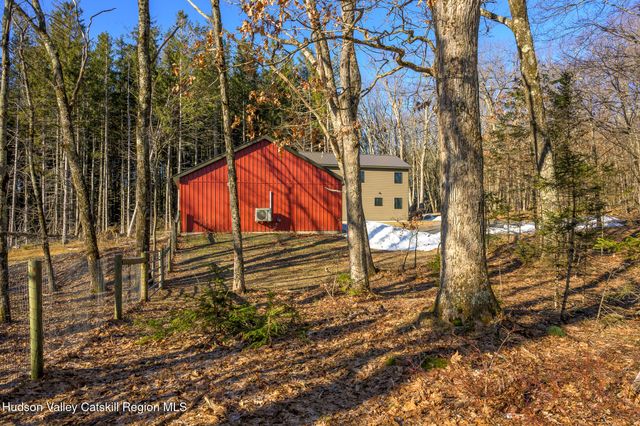 30 Ridge Lane, Hillsdale, NY 12529