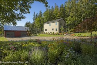 30 Ridge Lane, Hillsdale, NY 12529