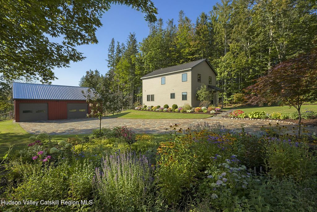 30 Ridge Lane, Hillsdale, NY 12529