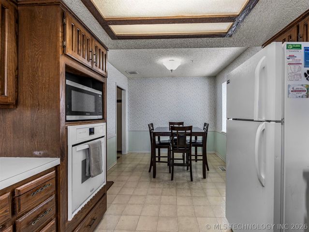 7844 S Hickory Court, Broken Arrow, OK 74011