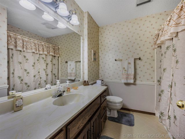 7844 S Hickory Court, Broken Arrow, OK 74011