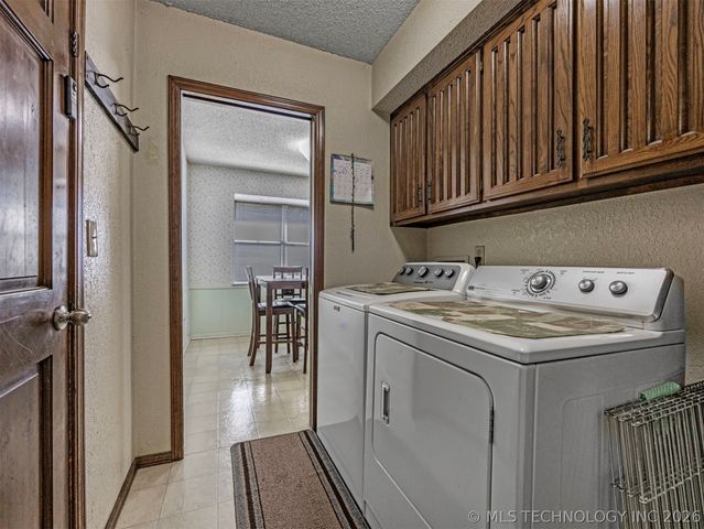 7844 S Hickory Court, Broken Arrow, OK 74011