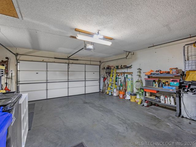 7844 S Hickory Court, Broken Arrow, OK 74011