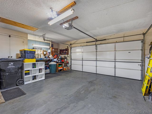 7844 S Hickory Court, Broken Arrow, OK 74011