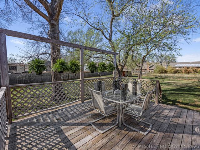 7844 S Hickory Court, Broken Arrow, OK 74011