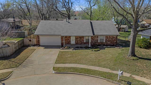 7844 S Hickory Court, Broken Arrow, OK 74011