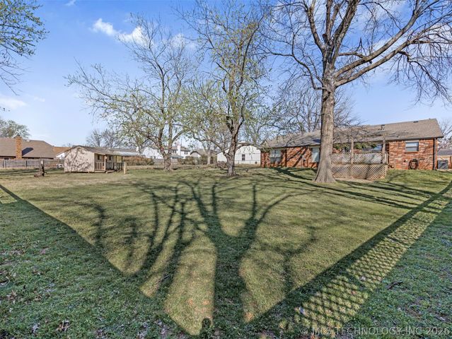 7844 S Hickory Court, Broken Arrow, OK 74011