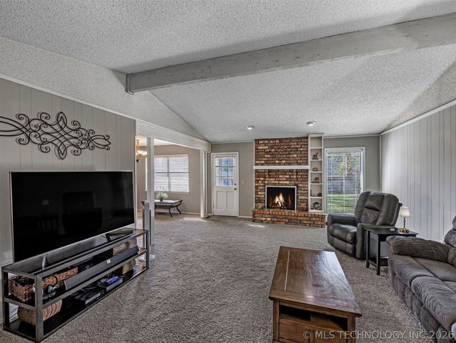 7844 S Hickory Court, Broken Arrow, OK 74011