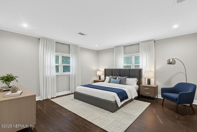 8040 HAMMOND Boulevard, Jacksonville, FL 32220