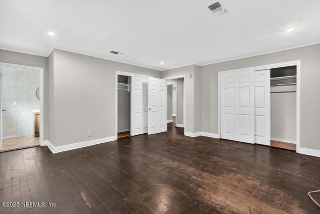 8040 HAMMOND Boulevard, Jacksonville, FL 32220