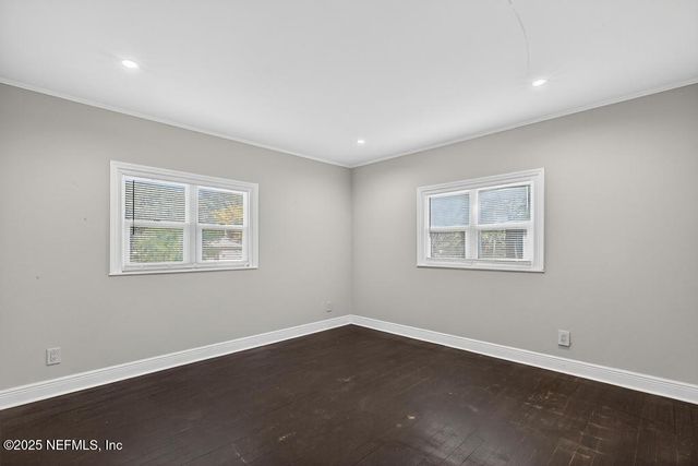 8040 HAMMOND Boulevard, Jacksonville, FL 32220