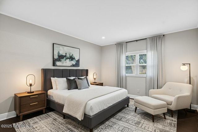 8040 HAMMOND Boulevard, Jacksonville, FL 32220