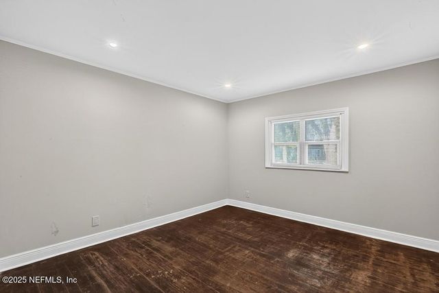 8040 HAMMOND Boulevard, Jacksonville, FL 32220