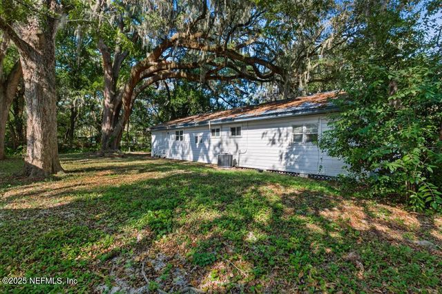 8040 HAMMOND Boulevard, Jacksonville, FL 32220