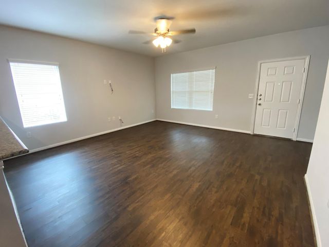 220 Timber Brook DR, Hutto, TX 78634