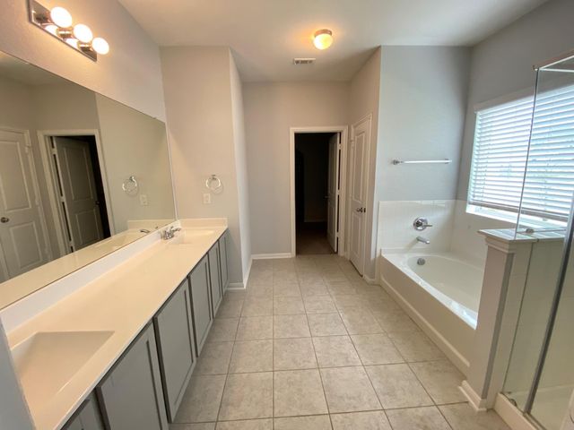 220 Timber Brook DR, Hutto, TX 78634