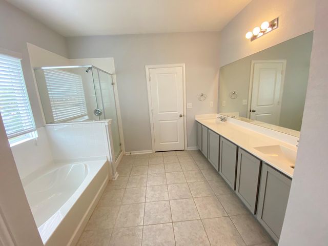 220 Timber Brook DR, Hutto, TX 78634