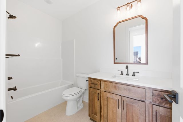 3997 N Estancia Ct, Wichita, KS 67205