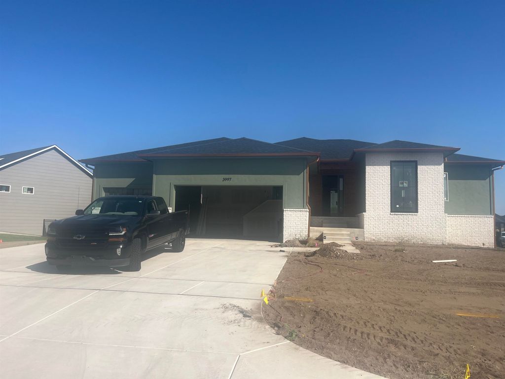 3997 N Estancia Ct, Wichita, KS 67205