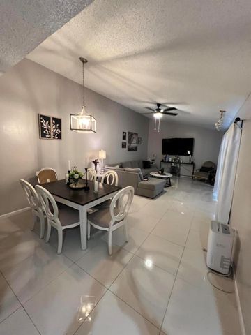 4643 Holly Lake Drive, Lake Worth, FL 33463