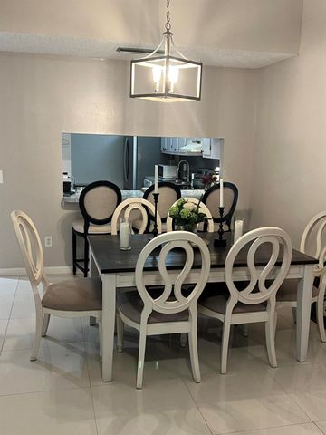 4643 Holly Lake Drive, Lake Worth, FL 33463