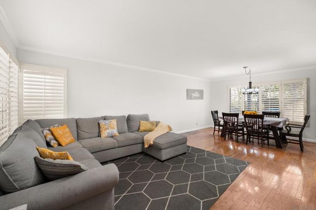 10790 Oakbend Drive, San Diego, CA 92131