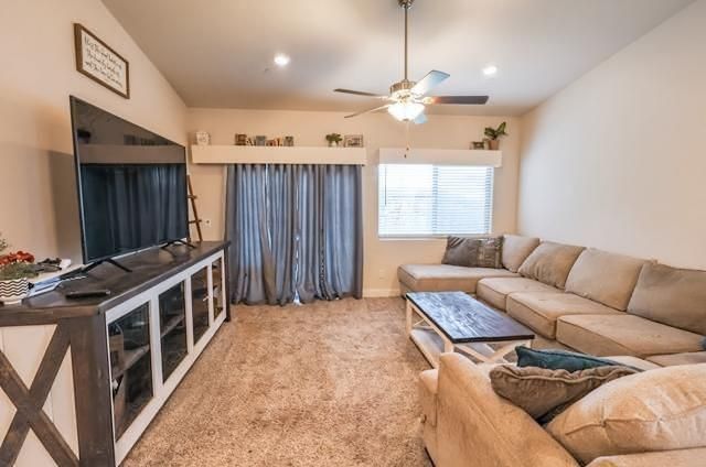 6978 E Fedora Avenue, Fresno, CA 93727