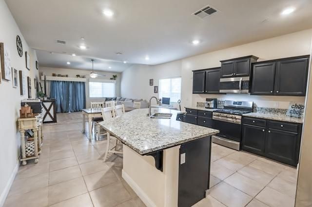 6978 E Fedora Avenue, Fresno, CA 93727