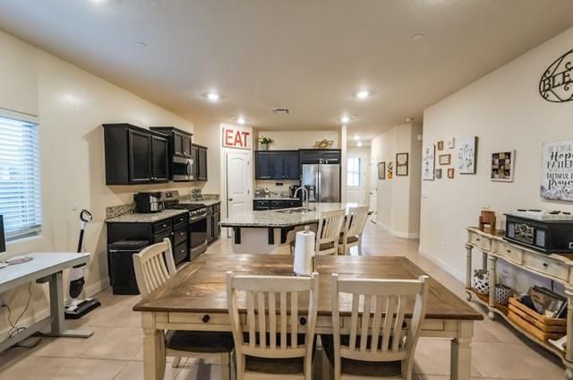 6978 E Fedora Avenue, Fresno, CA 93727