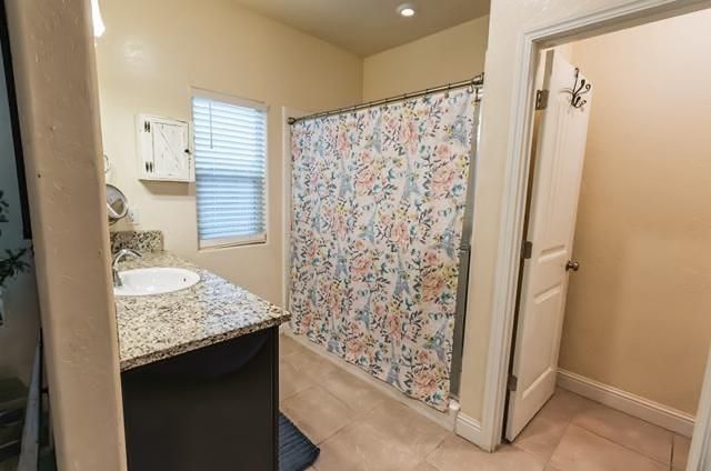 6978 E Fedora Avenue, Fresno, CA 93727