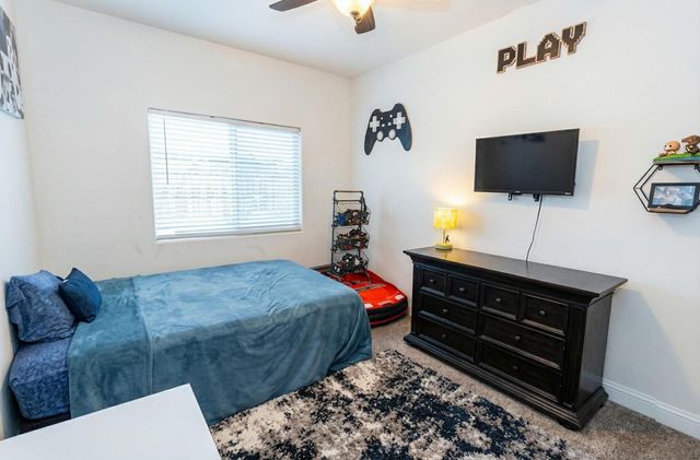 6978 E Fedora Avenue, Fresno, CA 93727