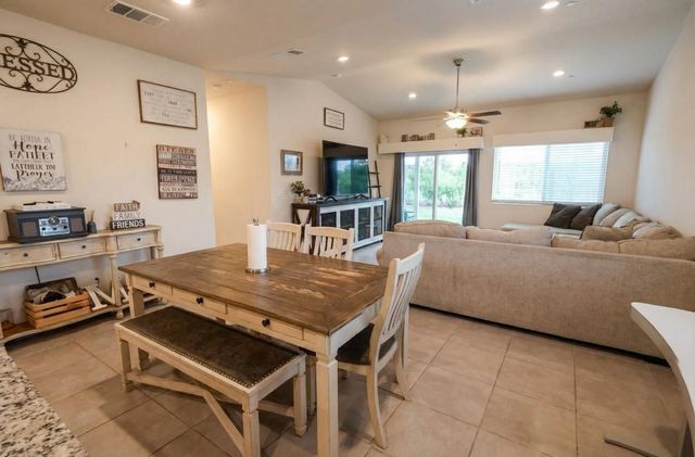 6978 E Fedora Avenue, Fresno, CA 93727