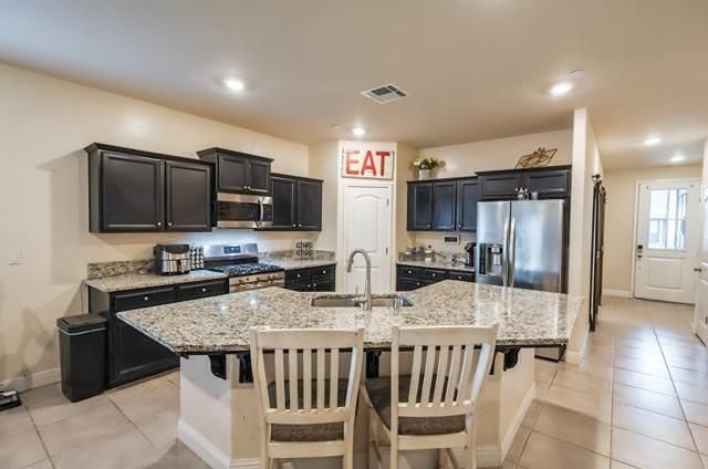 6978 E Fedora Avenue, Fresno, CA 93727