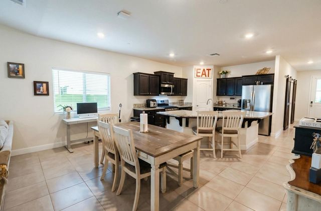 6978 E Fedora Avenue, Fresno, CA 93727