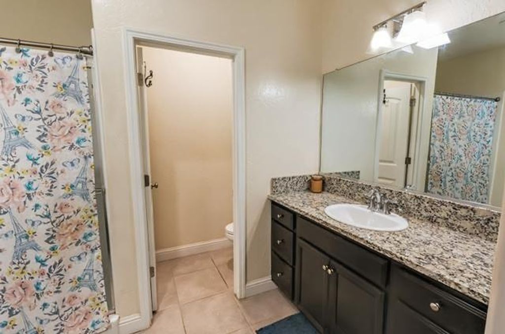 Image 21 of property listing at 6978 E Fedora Avenue, Fresno, CA 93727