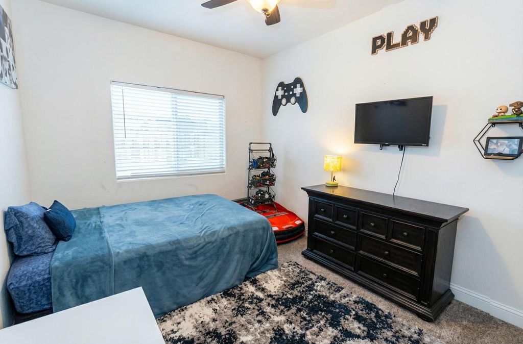 Image 32 of property listing at 6978 E Fedora Avenue, Fresno, CA 93727