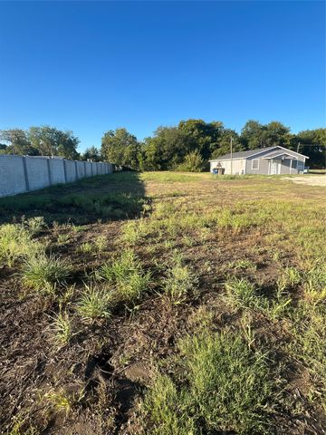 835 E 3rd Street, Lancaster, TX 75146