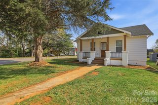 621 E A Street, Newton, NC 28658