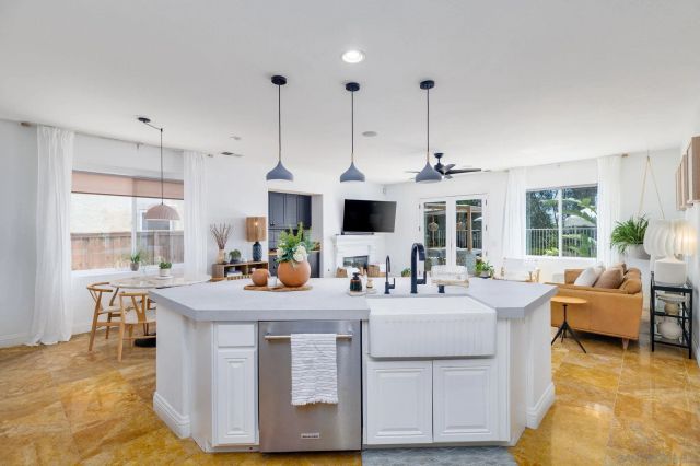 2421 Crooked Trail Rd, Chula Vista, CA 91914