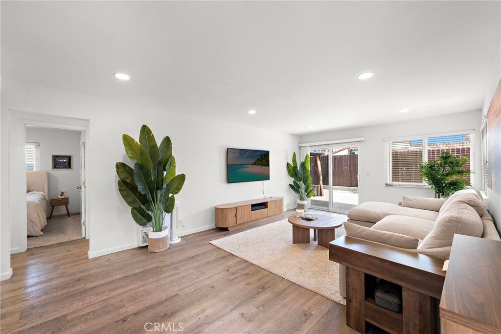 Image 10 of property listing at 129 Avenida Serra, San Clemente, CA 92672