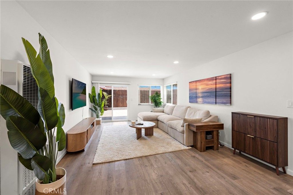 Image 11 of property listing at 129 Avenida Serra, San Clemente, CA 92672