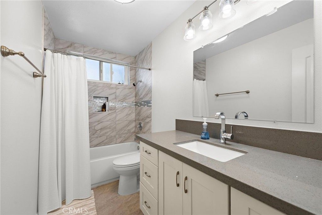 Image 15 of property listing at 129 Avenida Serra, San Clemente, CA 92672