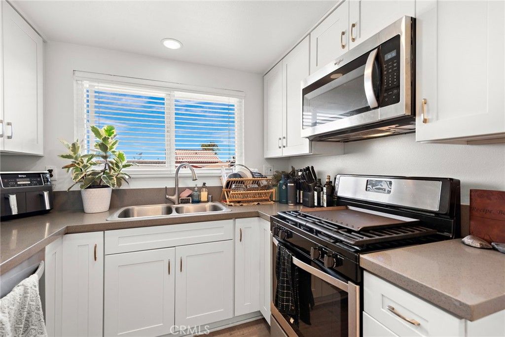 Image 27 of property listing at 129 Avenida Serra, San Clemente, CA 92672