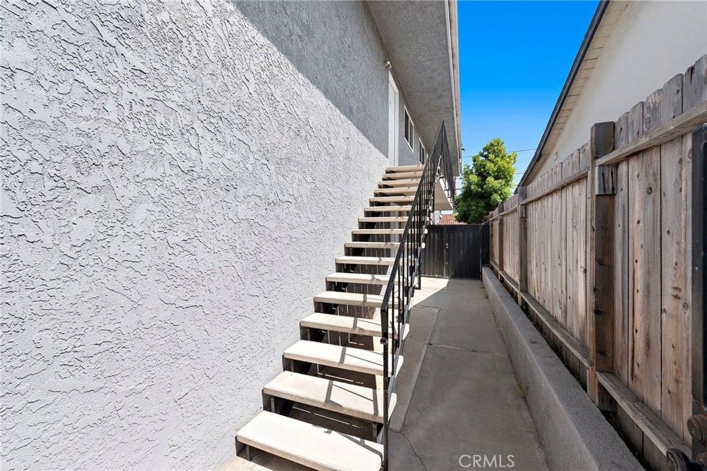 Image 32 of property listing at 129 Avenida Serra, San Clemente, CA 92672