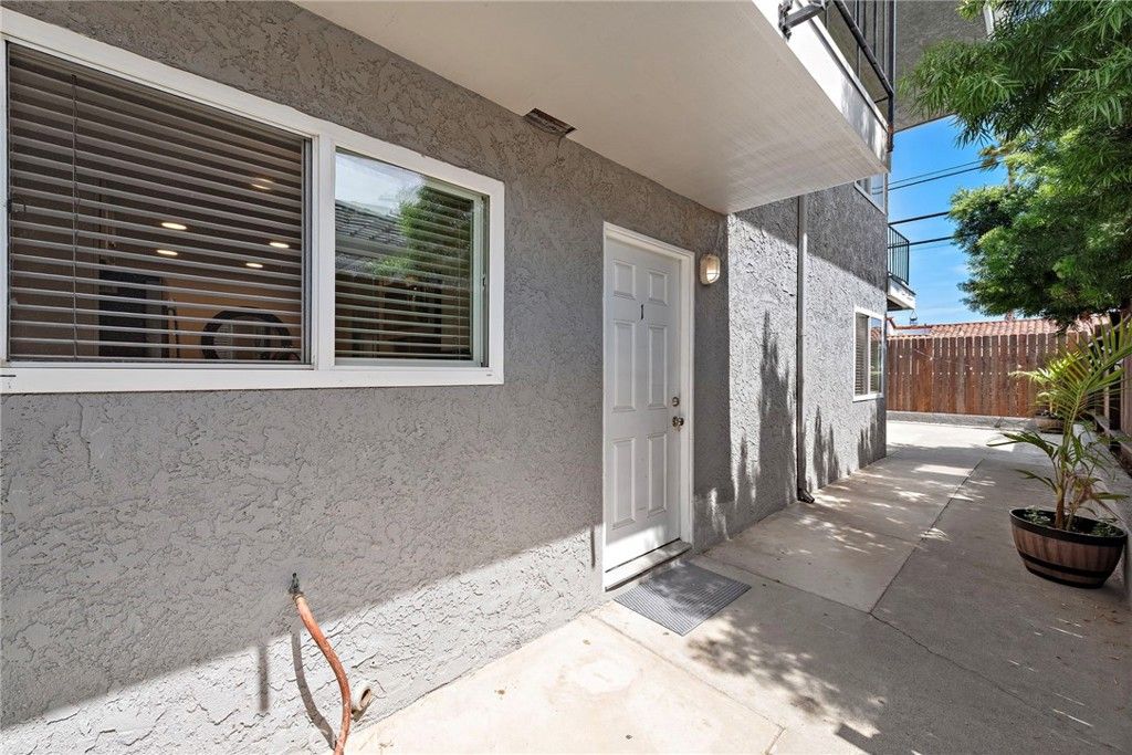 Image 4 of property listing at 129 Avenida Serra, San Clemente, CA 92672