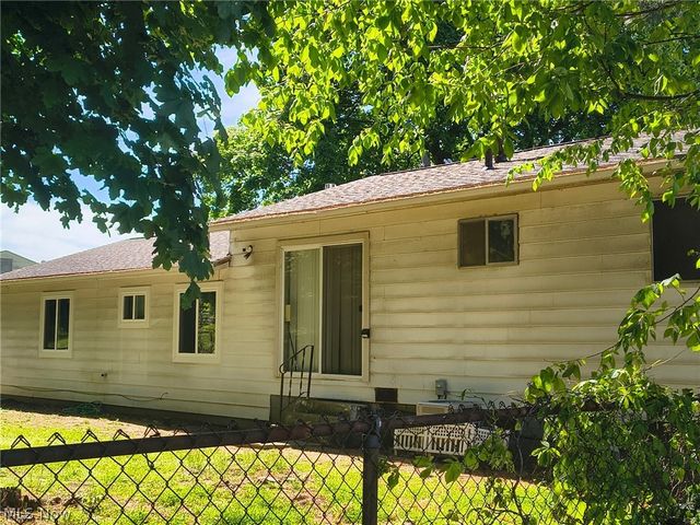 2347-2349 Nicholas Avenue, Akron, OH 44305